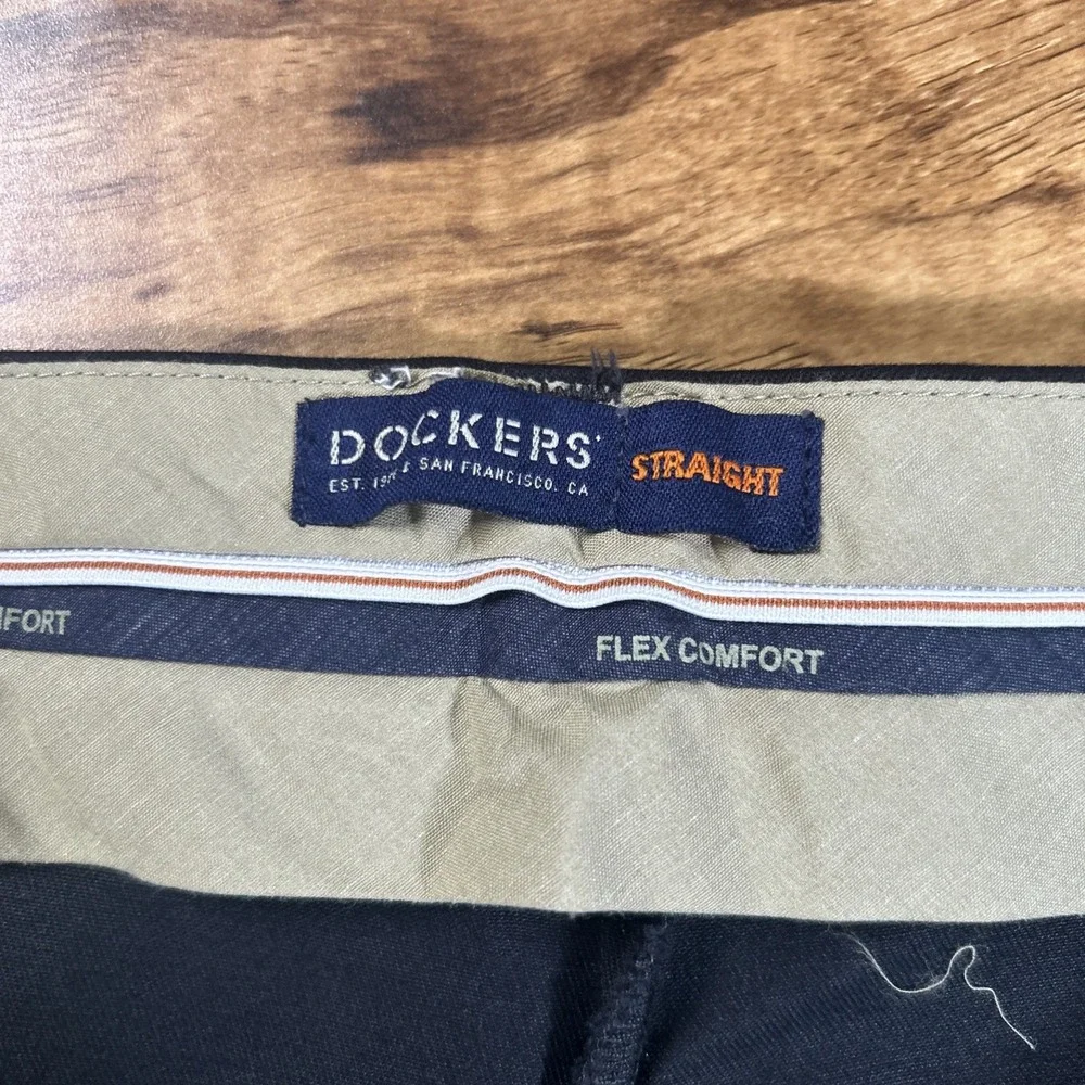 NWT Dockers Pants Men's 40x30 Black Straight Fit Signature Khaki Stretch Comfort